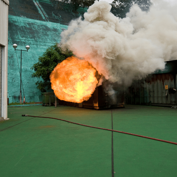 Backdraft | Conheça esse fenômeno explosivo - Store Solutions